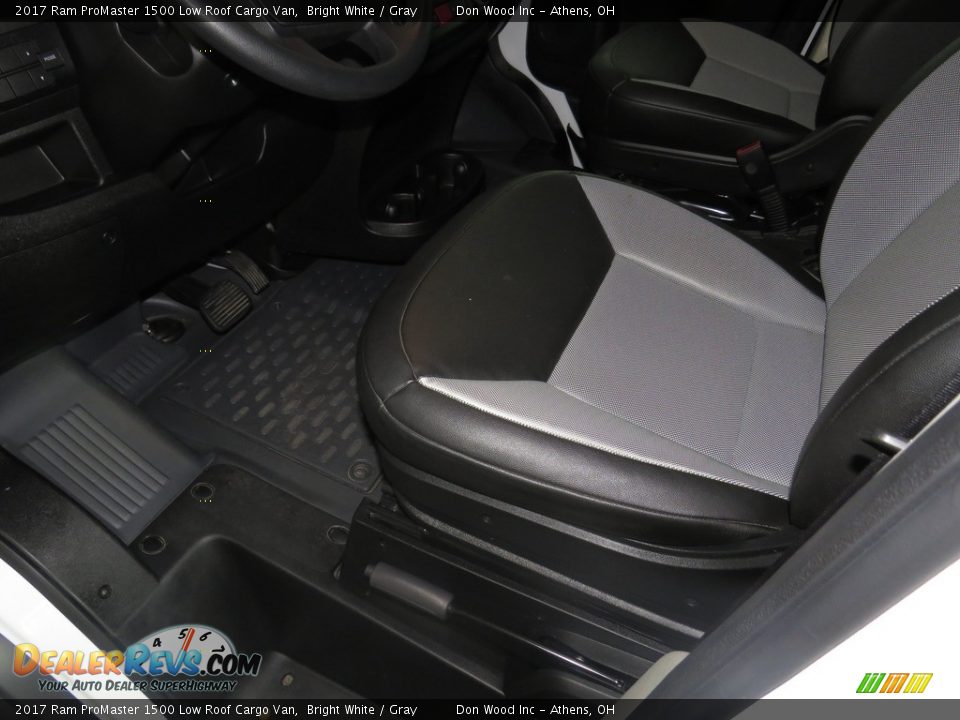 2017 Ram ProMaster 1500 Low Roof Cargo Van Bright White / Gray Photo #16