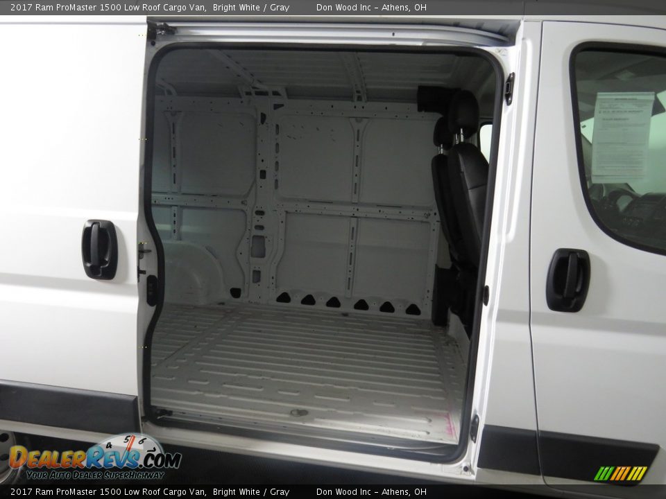 2017 Ram ProMaster 1500 Low Roof Cargo Van Bright White / Gray Photo #19
