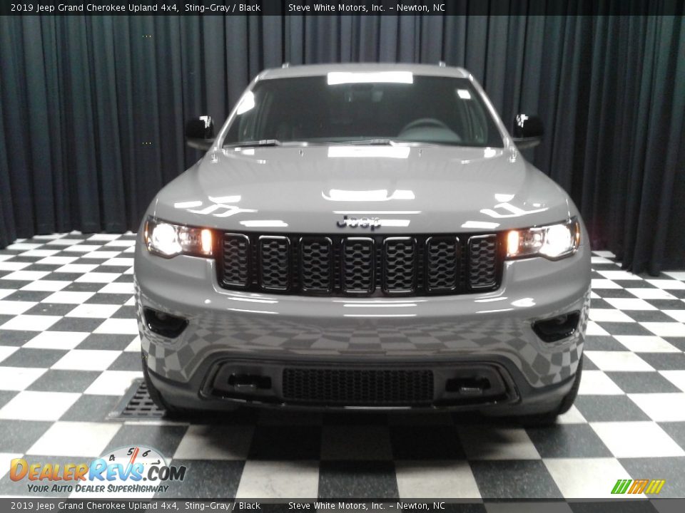 2019 Jeep Grand Cherokee Upland 4x4 Sting-Gray / Black Photo #3