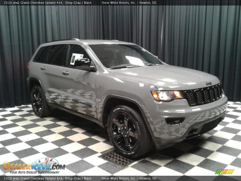 2019 Jeep Grand Cherokee Upland 4x4 Sting-Gray / Black Photo #4