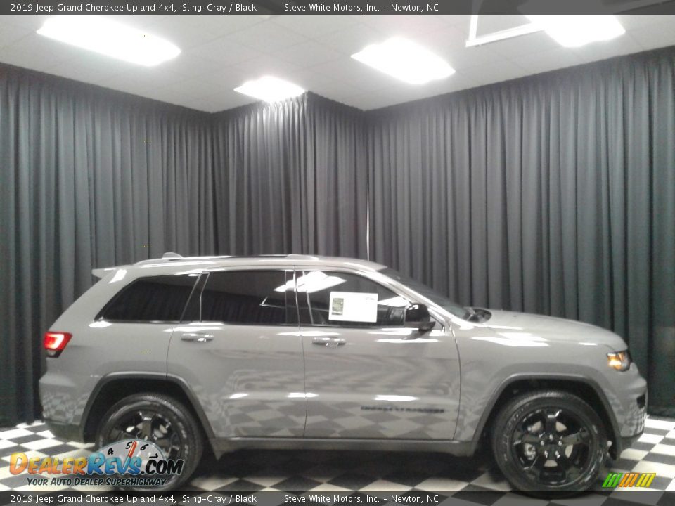 2019 Jeep Grand Cherokee Upland 4x4 Sting-Gray / Black Photo #5