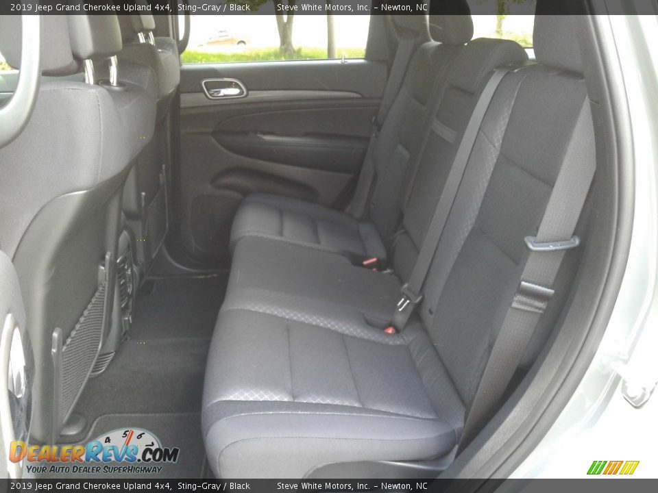 2019 Jeep Grand Cherokee Upland 4x4 Sting-Gray / Black Photo #11