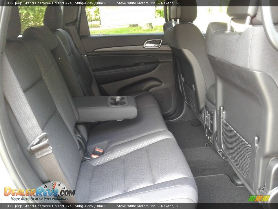 2019 Jeep Grand Cherokee Upland 4x4 Sting-Gray / Black Photo #15