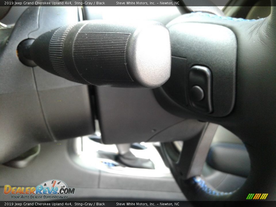 2019 Jeep Grand Cherokee Upland 4x4 Sting-Gray / Black Photo #17