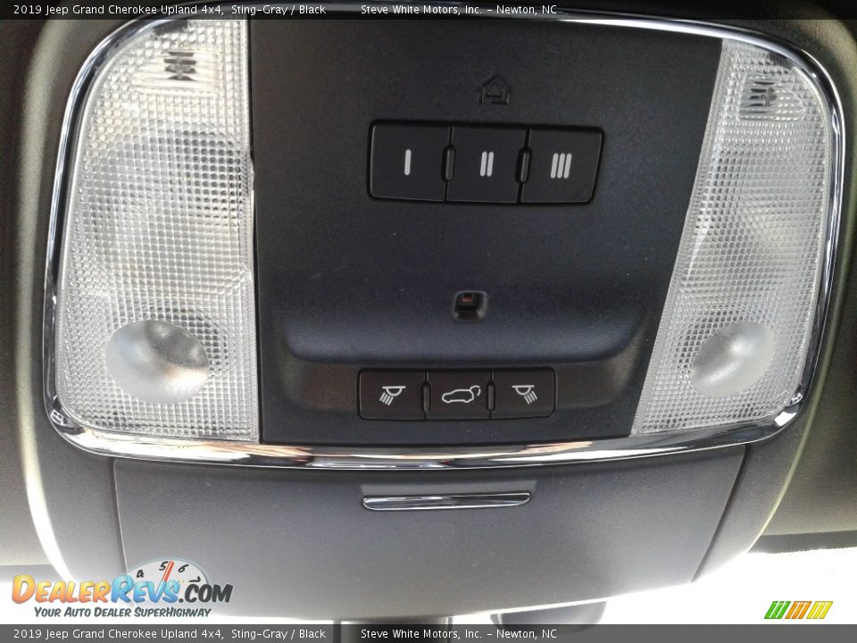2019 Jeep Grand Cherokee Upland 4x4 Sting-Gray / Black Photo #30