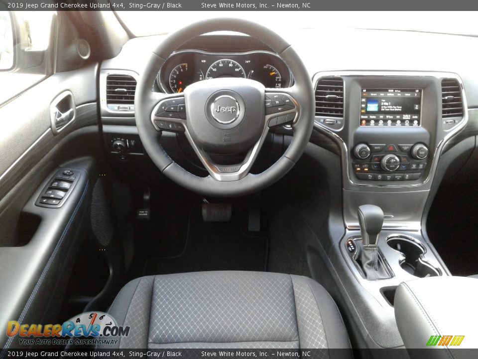 2019 Jeep Grand Cherokee Upland 4x4 Sting-Gray / Black Photo #31