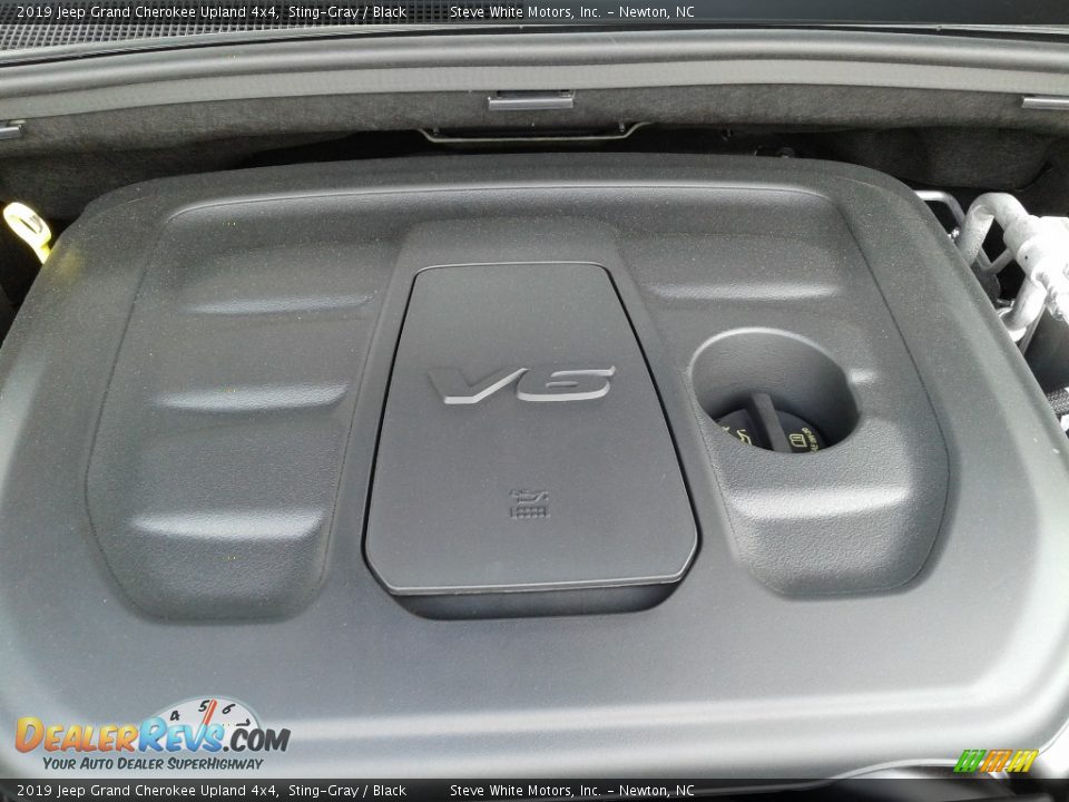 2019 Jeep Grand Cherokee Upland 4x4 Sting-Gray / Black Photo #33