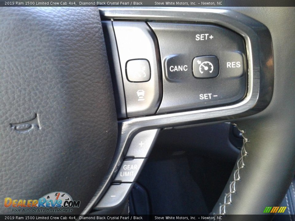 2019 Ram 1500 Limited Crew Cab 4x4 Diamond Black Crystal Pearl / Black Photo #19