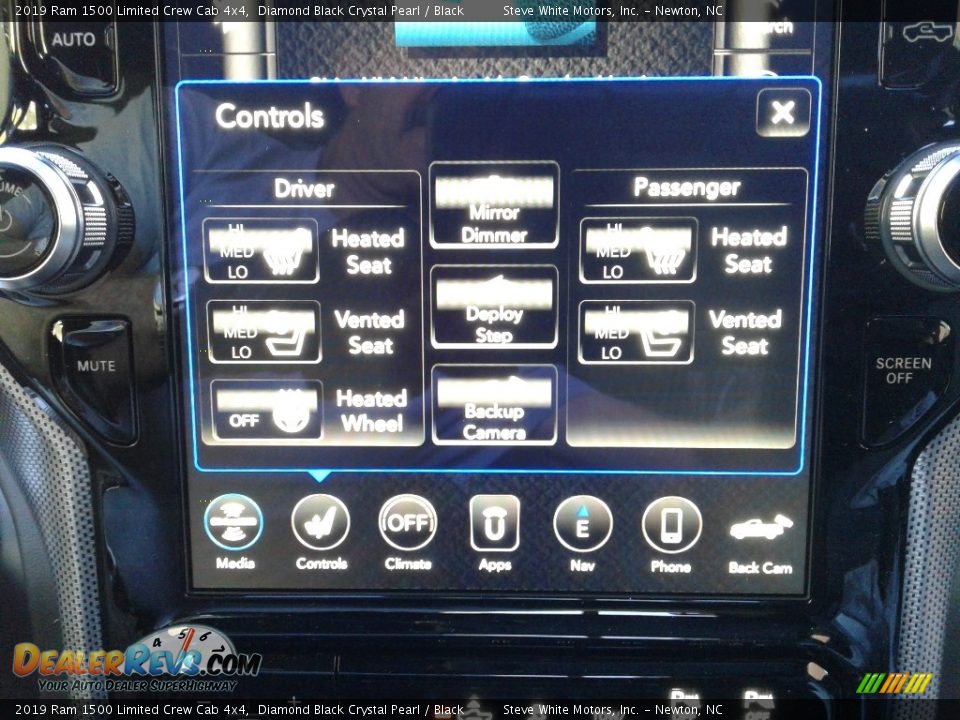 2019 Ram 1500 Limited Crew Cab 4x4 Diamond Black Crystal Pearl / Black Photo #24