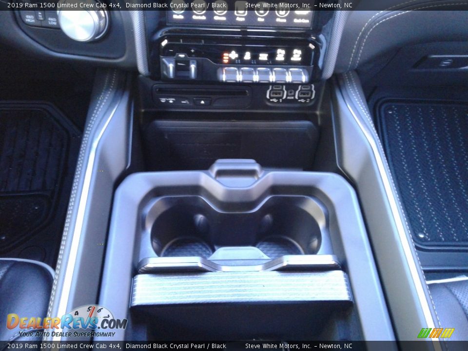 2019 Ram 1500 Limited Crew Cab 4x4 Diamond Black Crystal Pearl / Black Photo #33