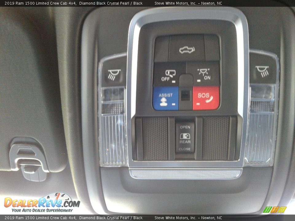 2019 Ram 1500 Limited Crew Cab 4x4 Diamond Black Crystal Pearl / Black Photo #35