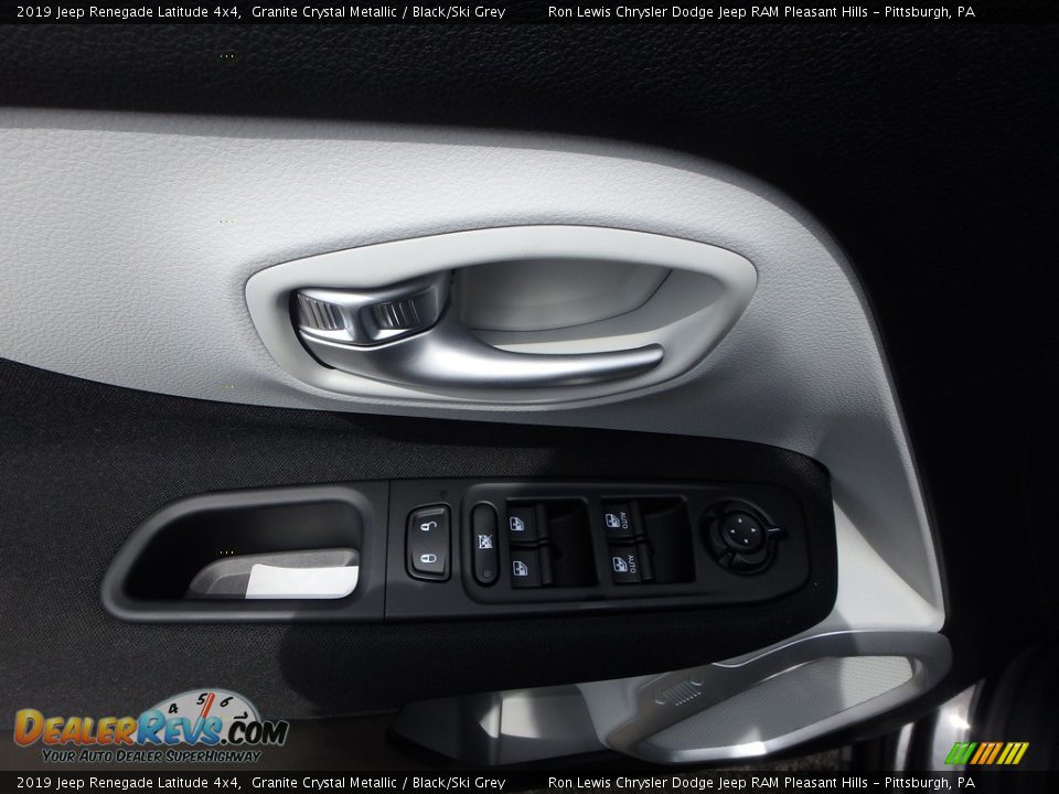 2019 Jeep Renegade Latitude 4x4 Granite Crystal Metallic / Black/Ski Grey Photo #14