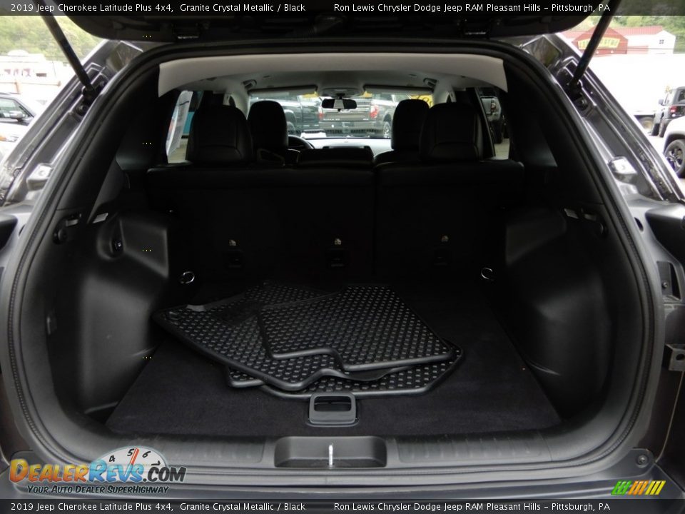 2019 Jeep Cherokee Latitude Plus 4x4 Granite Crystal Metallic / Black Photo #5