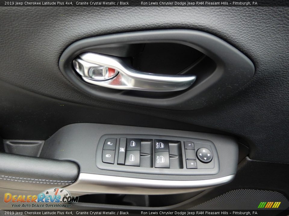 2019 Jeep Cherokee Latitude Plus 4x4 Granite Crystal Metallic / Black Photo #15