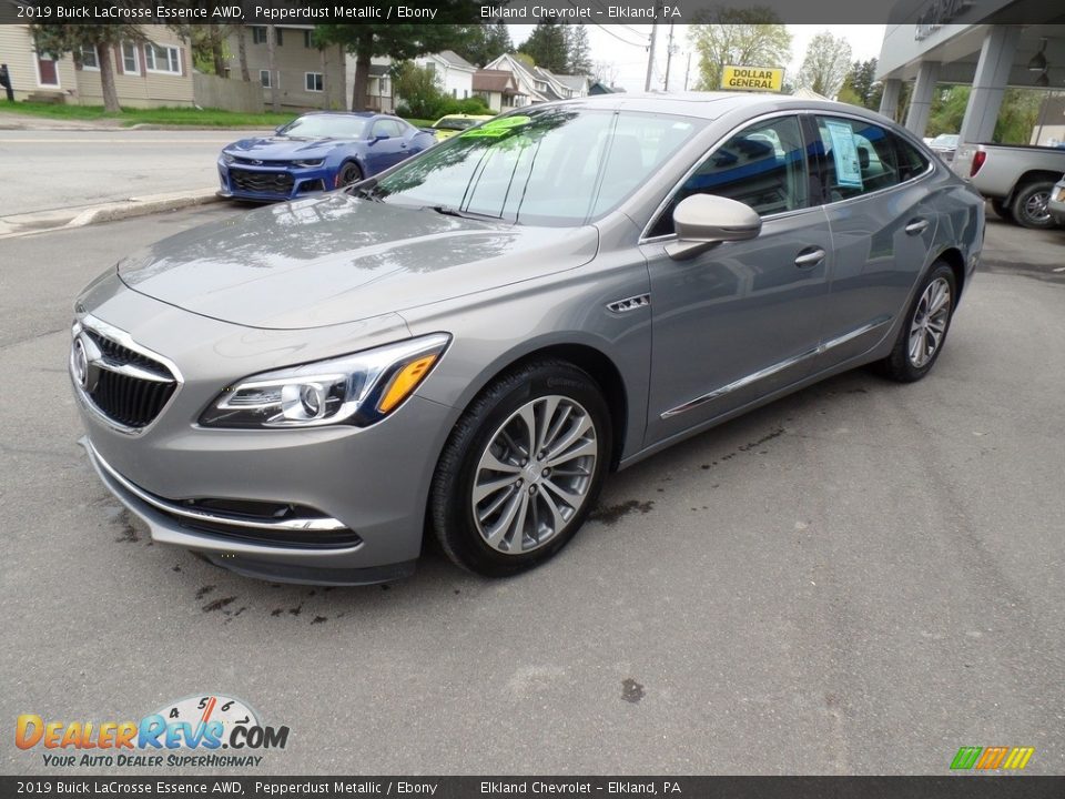 Front 3/4 View of 2019 Buick LaCrosse Essence AWD Photo #1