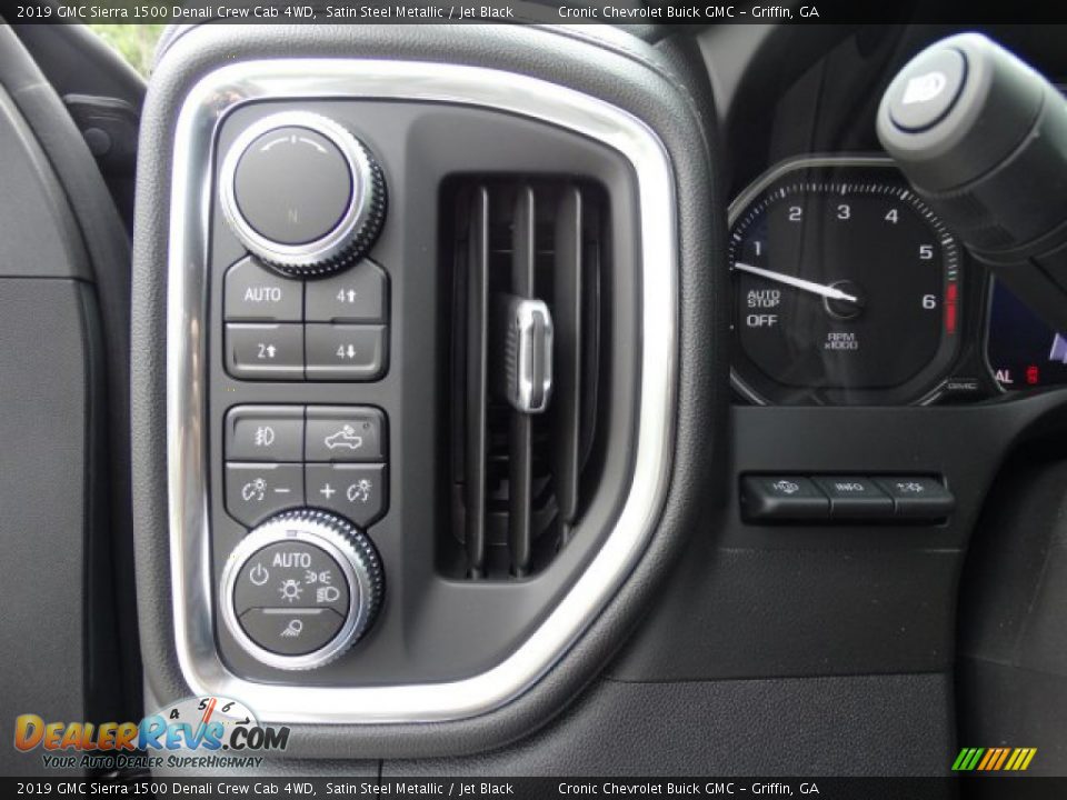 Controls of 2019 GMC Sierra 1500 Denali Crew Cab 4WD Photo #18