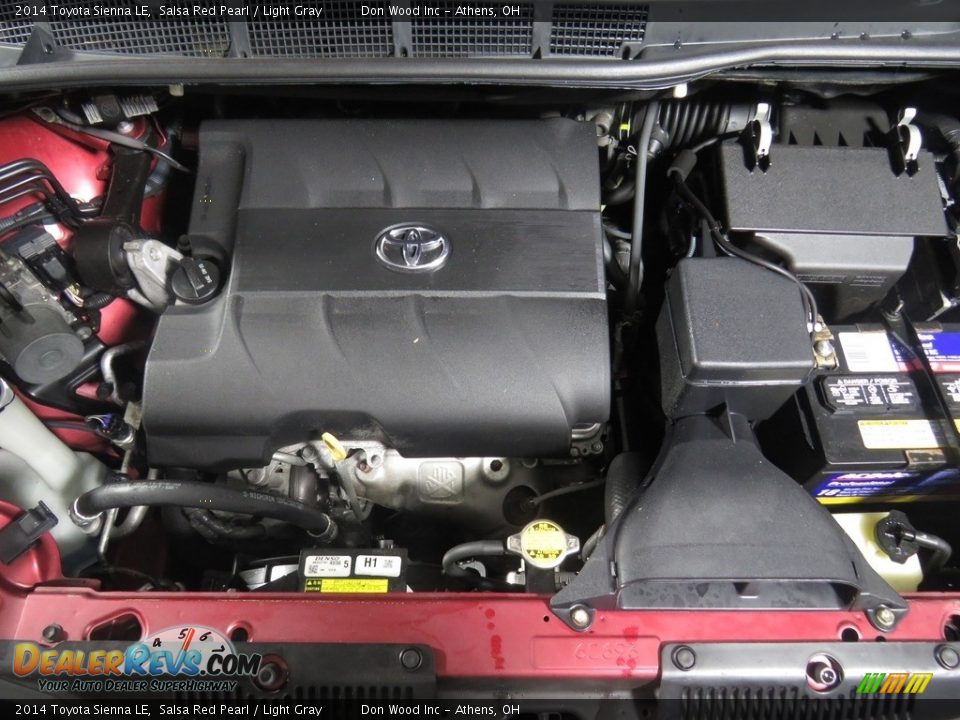 2014 Toyota Sienna LE Salsa Red Pearl / Light Gray Photo #6