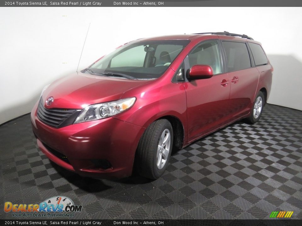 2014 Toyota Sienna LE Salsa Red Pearl / Light Gray Photo #7