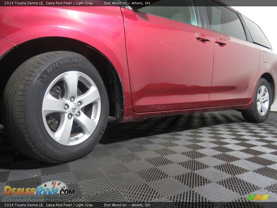2014 Toyota Sienna LE Salsa Red Pearl / Light Gray Photo #8