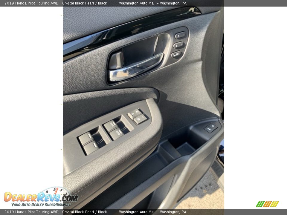 2019 Honda Pilot Touring AWD Crystal Black Pearl / Black Photo #9