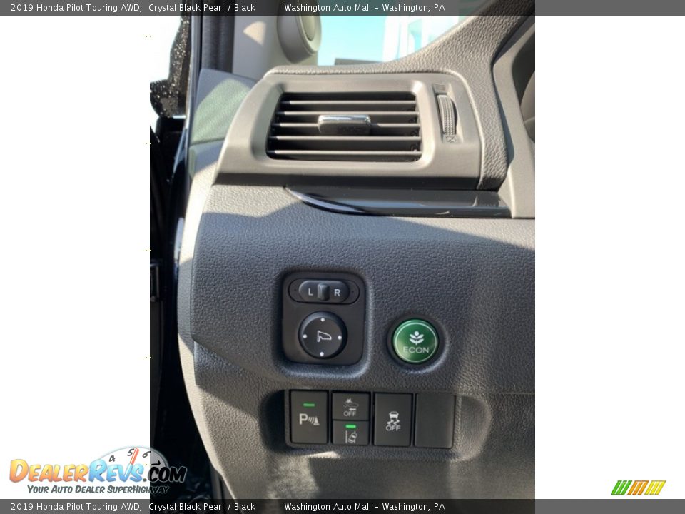 2019 Honda Pilot Touring AWD Crystal Black Pearl / Black Photo #10