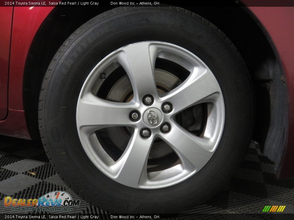 2014 Toyota Sienna LE Salsa Red Pearl / Light Gray Photo #17