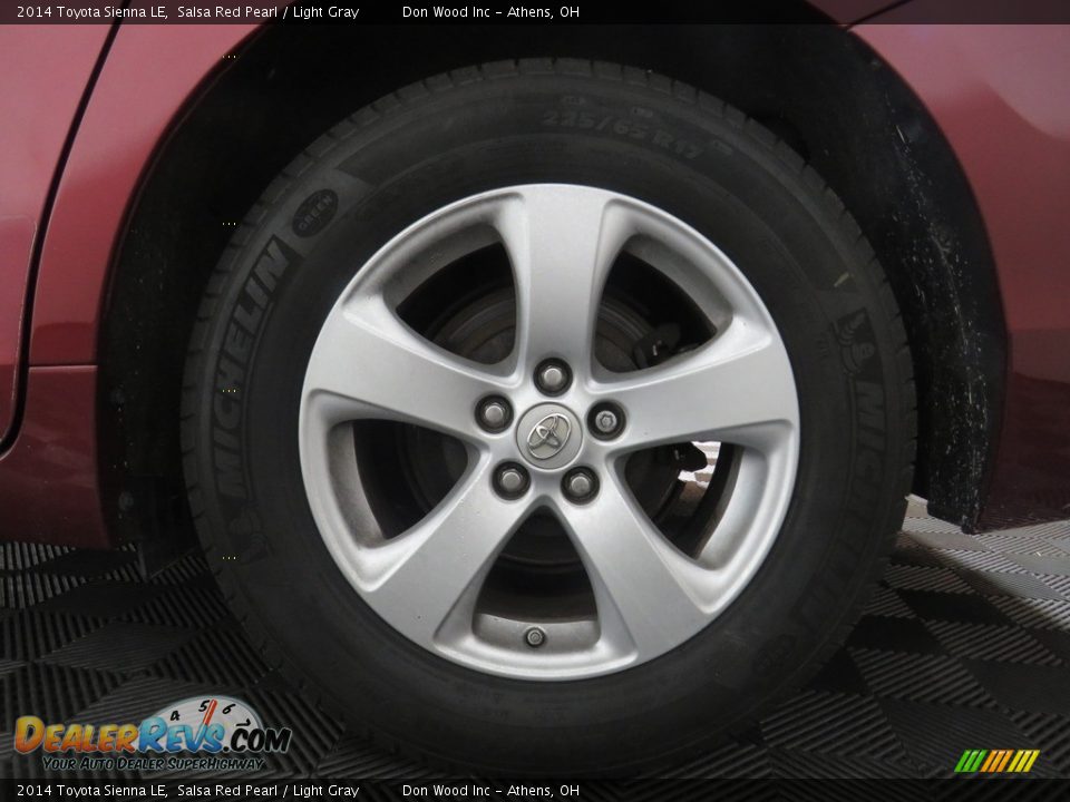 2014 Toyota Sienna LE Salsa Red Pearl / Light Gray Photo #19