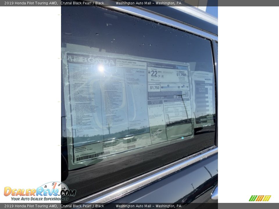 2019 Honda Pilot Touring AWD Crystal Black Pearl / Black Photo #15