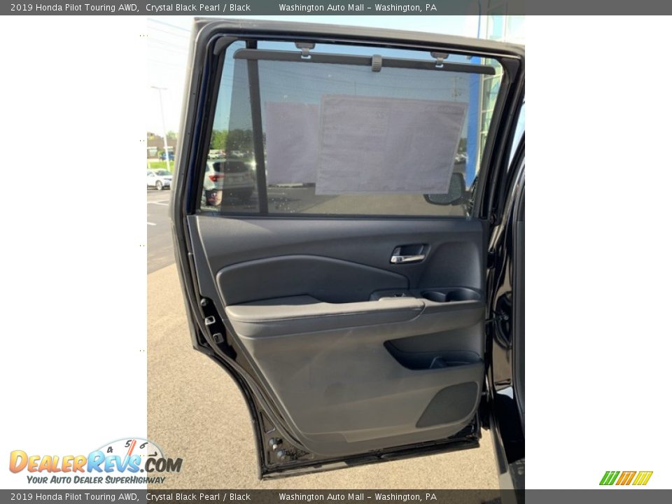2019 Honda Pilot Touring AWD Crystal Black Pearl / Black Photo #16