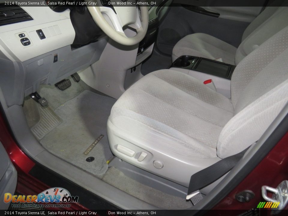 2014 Toyota Sienna LE Salsa Red Pearl / Light Gray Photo #21