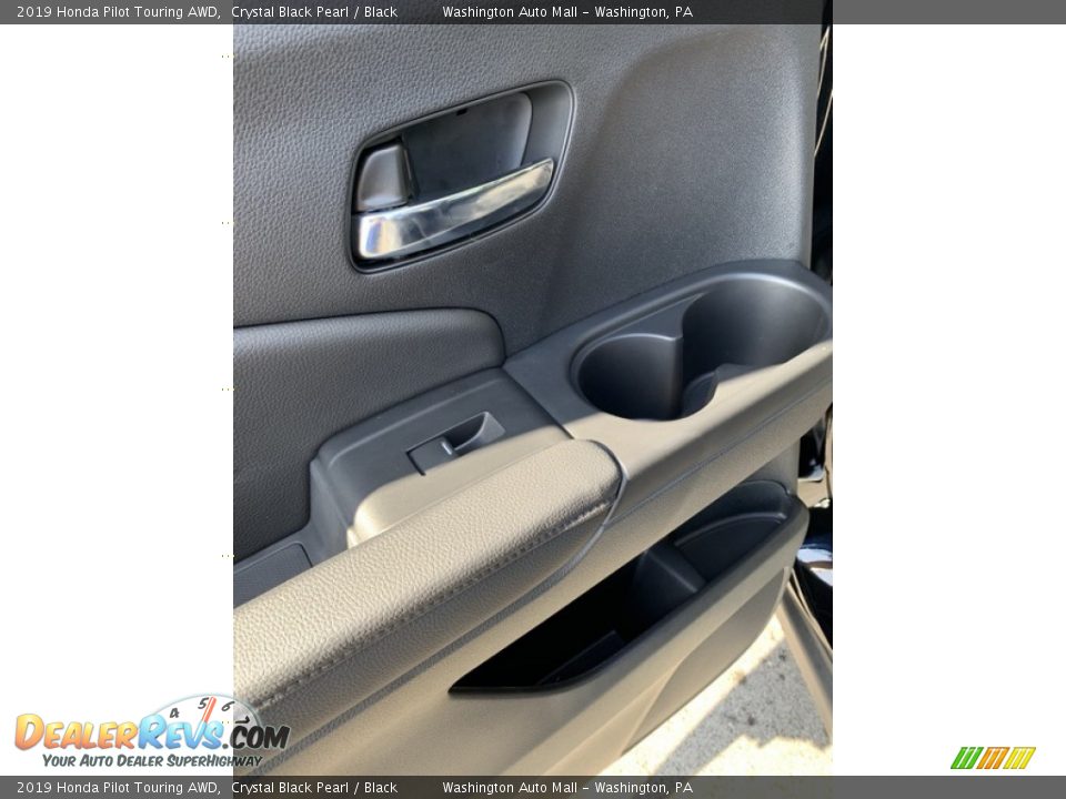 2019 Honda Pilot Touring AWD Crystal Black Pearl / Black Photo #17
