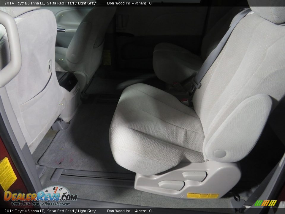 2014 Toyota Sienna LE Salsa Red Pearl / Light Gray Photo #24