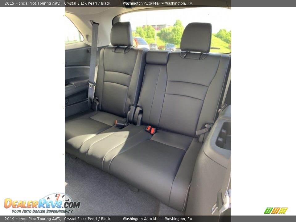 2019 Honda Pilot Touring AWD Crystal Black Pearl / Black Photo #21