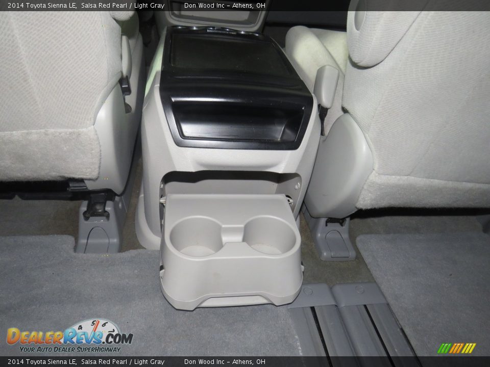 2014 Toyota Sienna LE Salsa Red Pearl / Light Gray Photo #26
