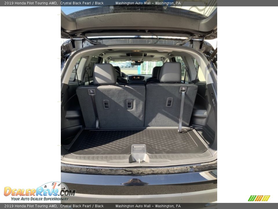 2019 Honda Pilot Touring AWD Crystal Black Pearl / Black Photo #23