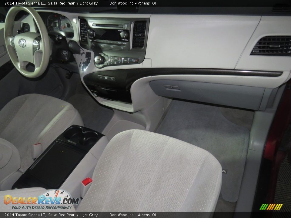 2014 Toyota Sienna LE Salsa Red Pearl / Light Gray Photo #31