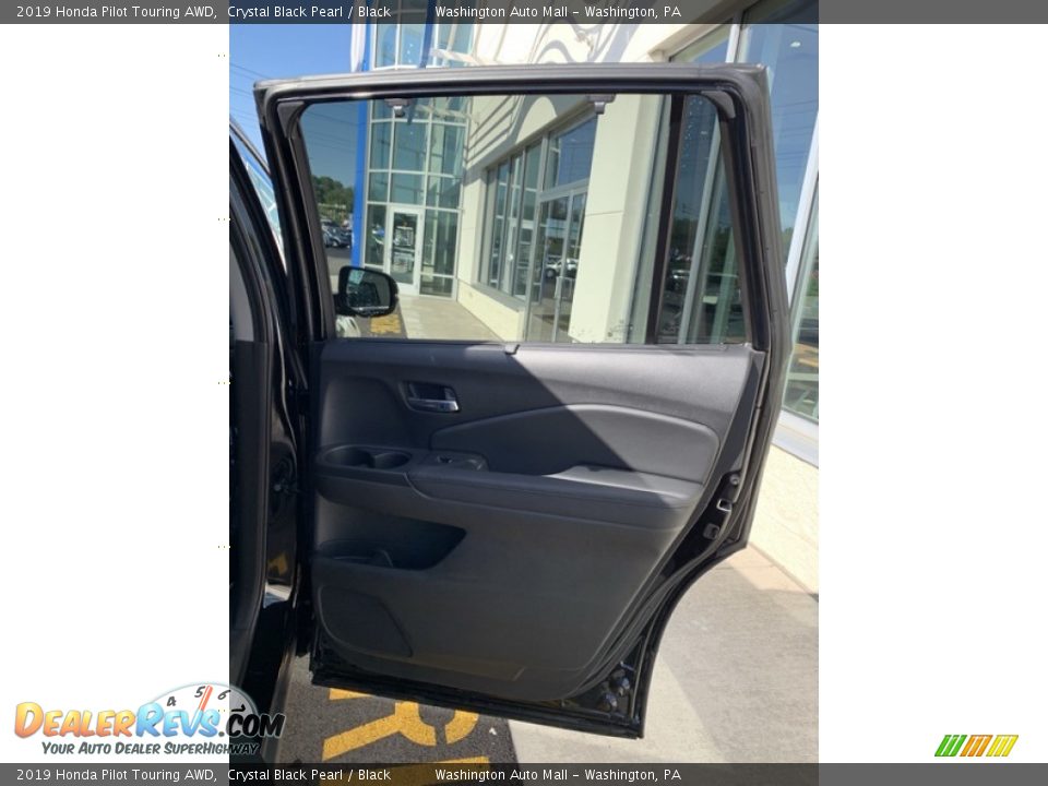 2019 Honda Pilot Touring AWD Crystal Black Pearl / Black Photo #27
