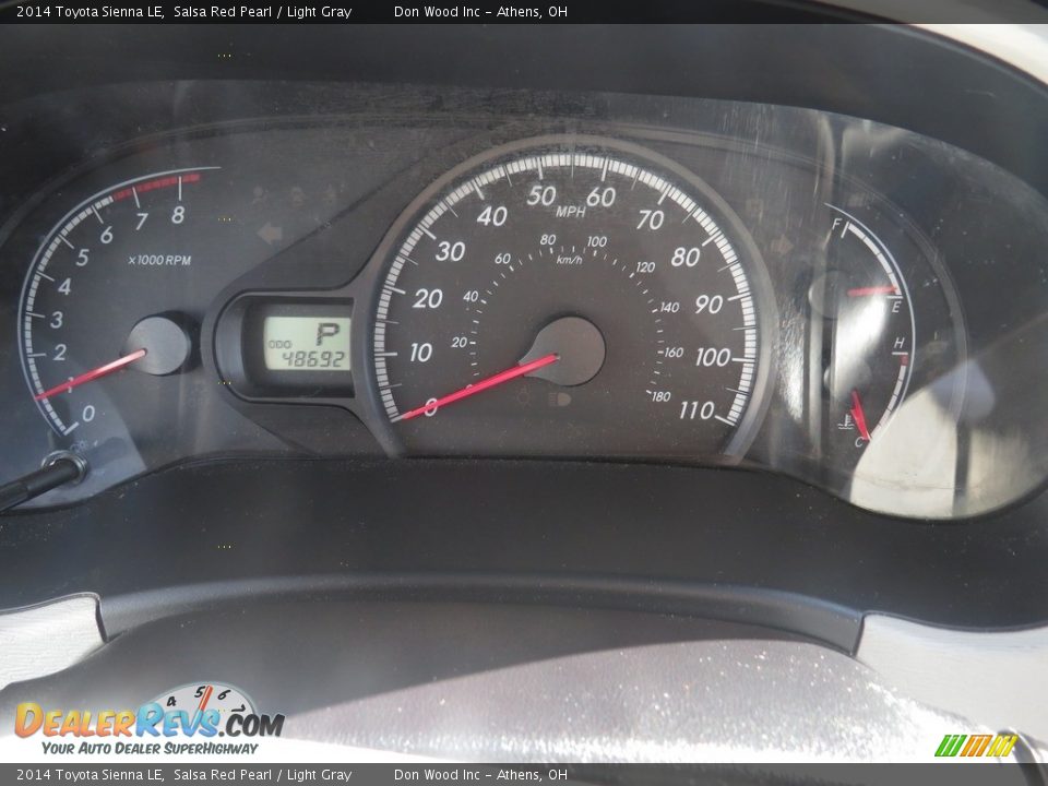 2014 Toyota Sienna LE Salsa Red Pearl / Light Gray Photo #33