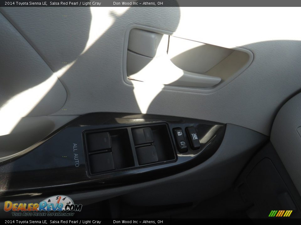 2014 Toyota Sienna LE Salsa Red Pearl / Light Gray Photo #35