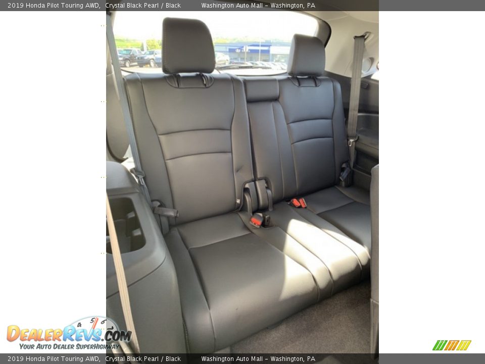 2019 Honda Pilot Touring AWD Crystal Black Pearl / Black Photo #30