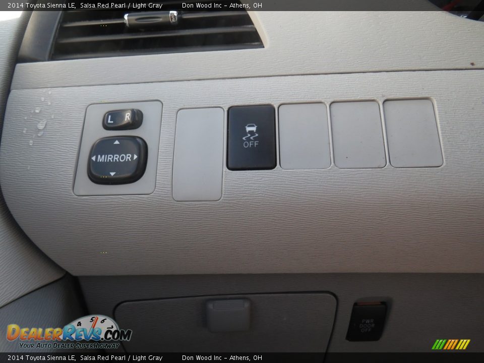 2014 Toyota Sienna LE Salsa Red Pearl / Light Gray Photo #36
