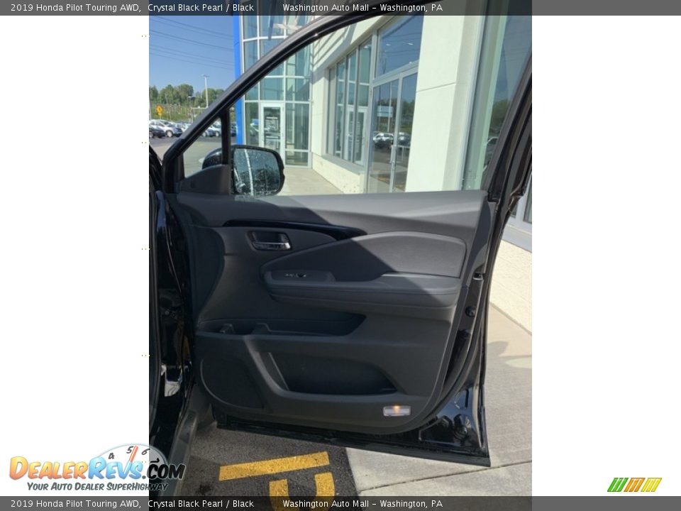 2019 Honda Pilot Touring AWD Crystal Black Pearl / Black Photo #36