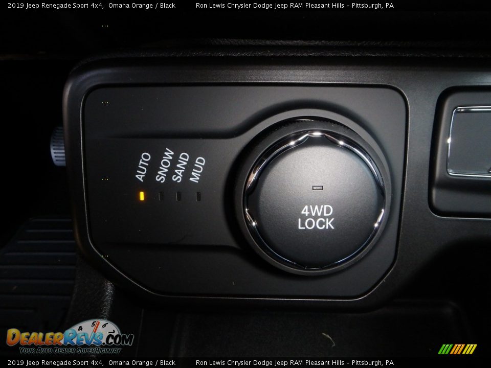 2019 Jeep Renegade Sport 4x4 Omaha Orange / Black Photo #20