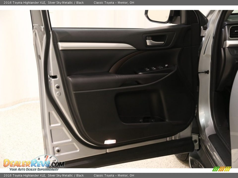 2016 Toyota Highlander XLE Silver Sky Metallic / Black Photo #4