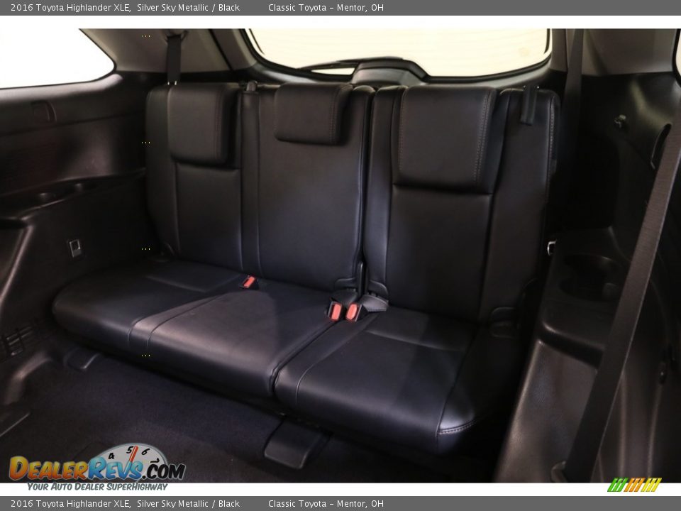 2016 Toyota Highlander XLE Silver Sky Metallic / Black Photo #17