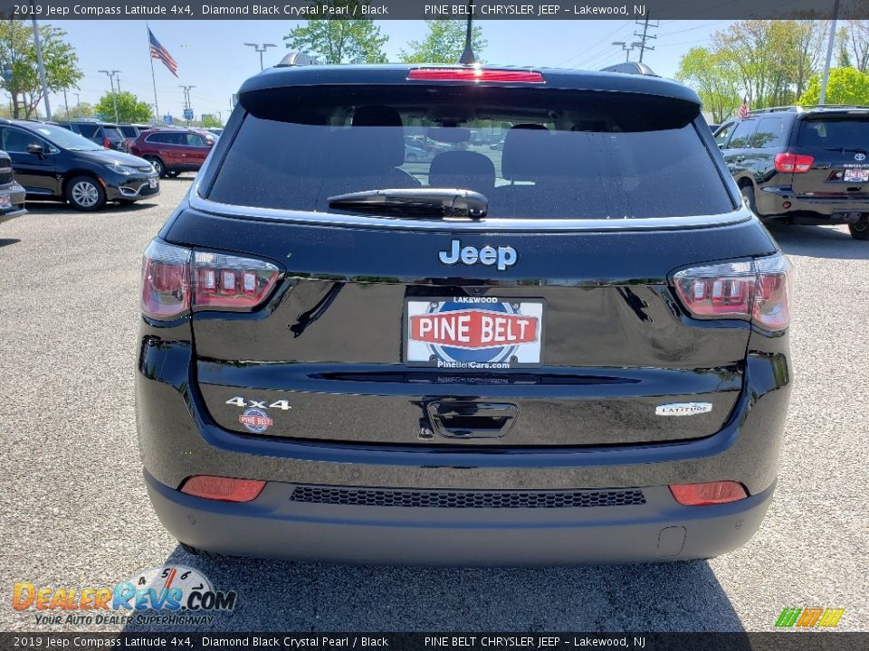 2019 Jeep Compass Latitude 4x4 Diamond Black Crystal Pearl / Black Photo #5