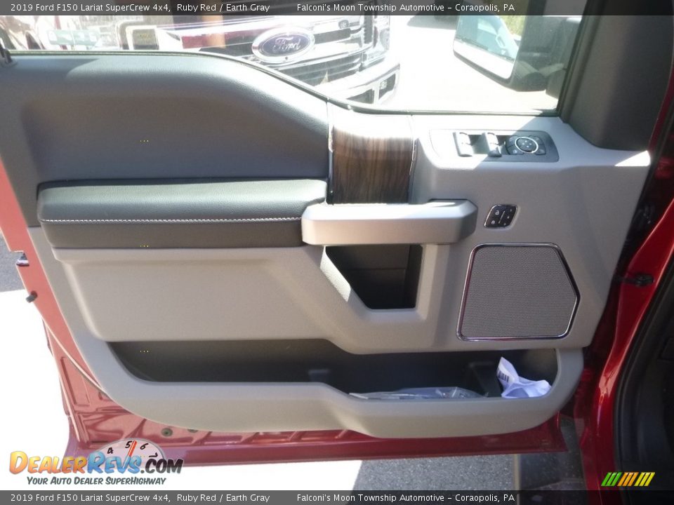2019 Ford F150 Lariat SuperCrew 4x4 Ruby Red / Earth Gray Photo #11