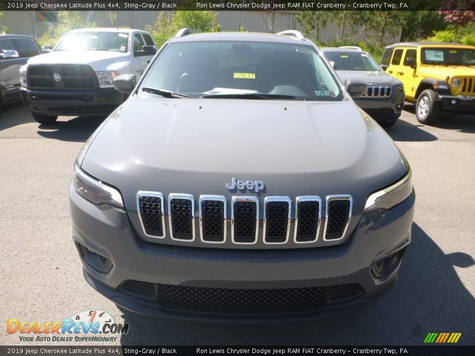 2019 Jeep Cherokee Latitude Plus 4x4 Sting-Gray / Black Photo #8