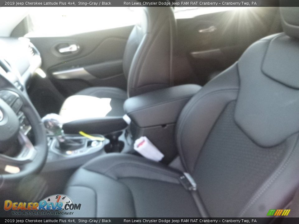 2019 Jeep Cherokee Latitude Plus 4x4 Sting-Gray / Black Photo #15