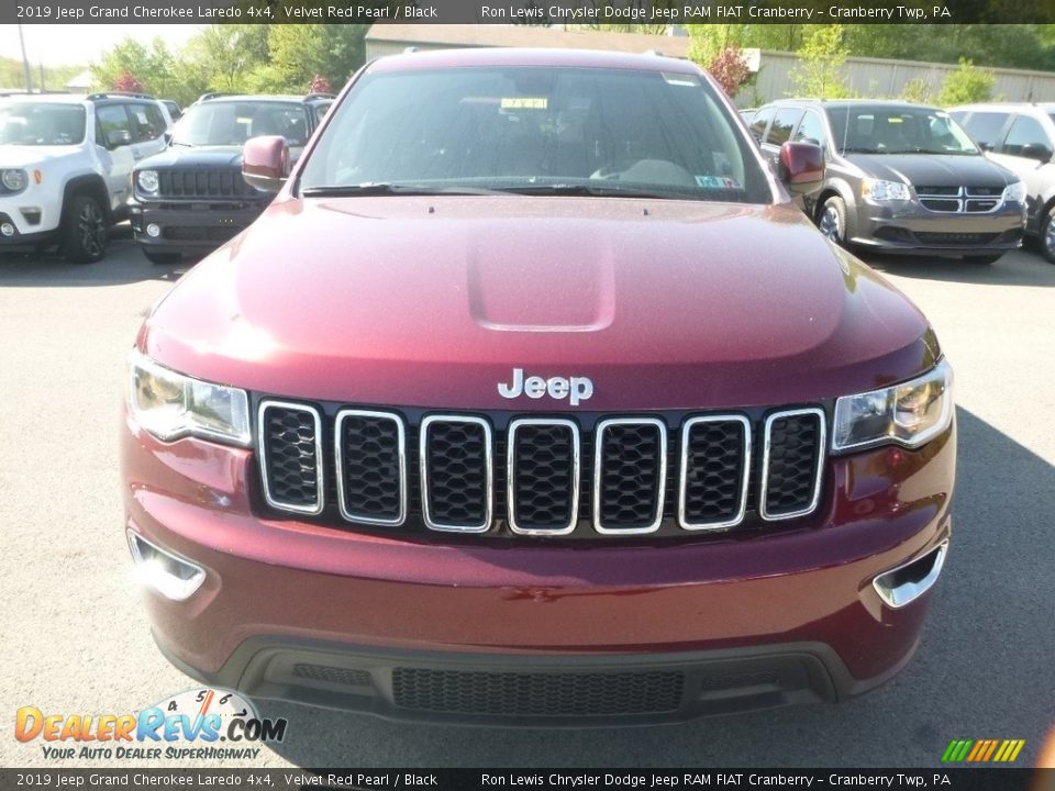 2019 Jeep Grand Cherokee Laredo 4x4 Velvet Red Pearl / Black Photo #8